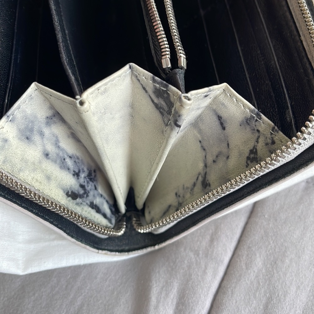 Authentic Balenciaga used but in good condition wallet - Picture 4 of 7